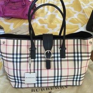 「SOLD」NEW Auth. Burberry Nova Check Canvas Shopper Tote